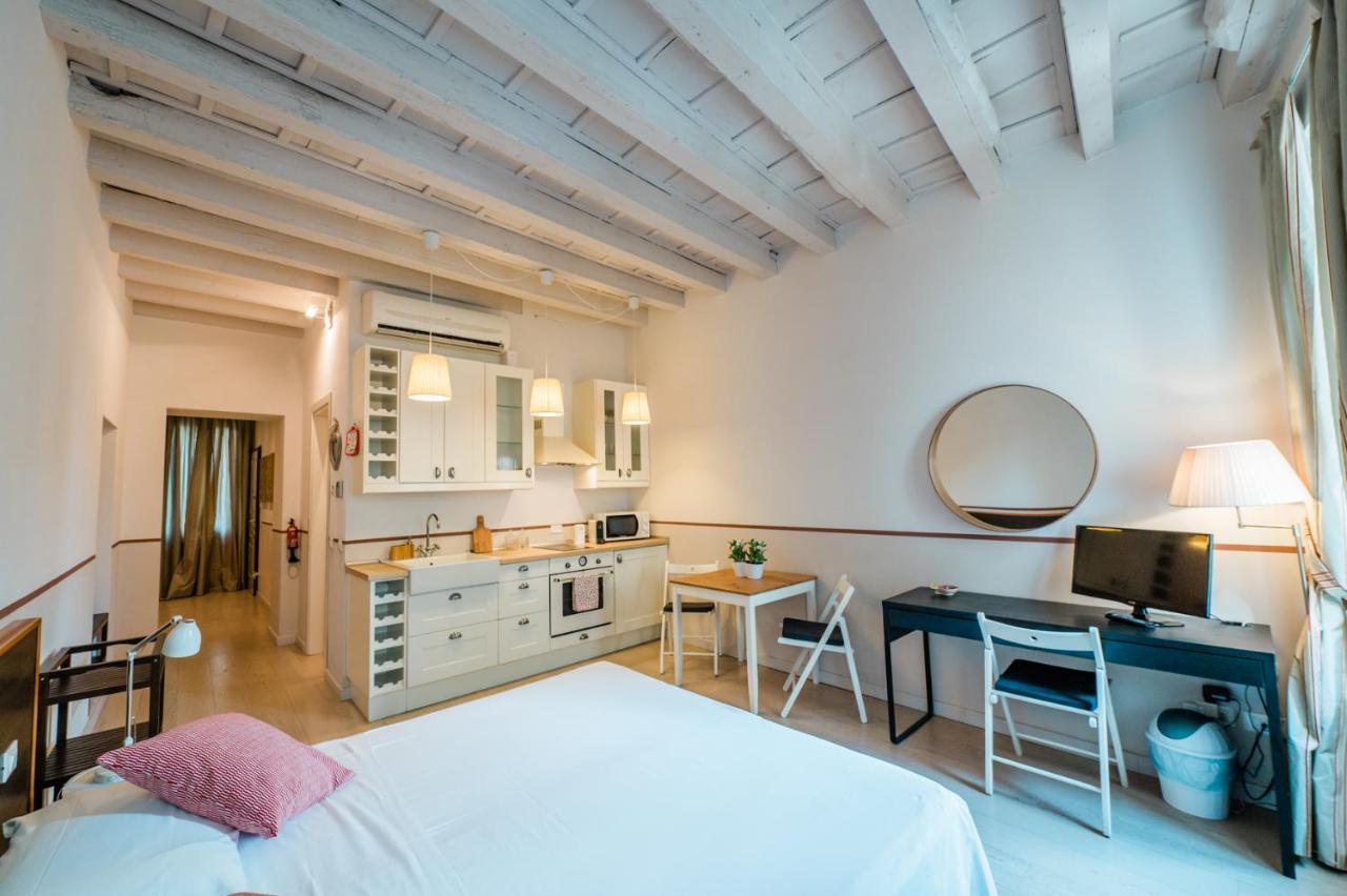 Art Street Studio Apartment แบร์กาโม ภายนอก รูปภาพ